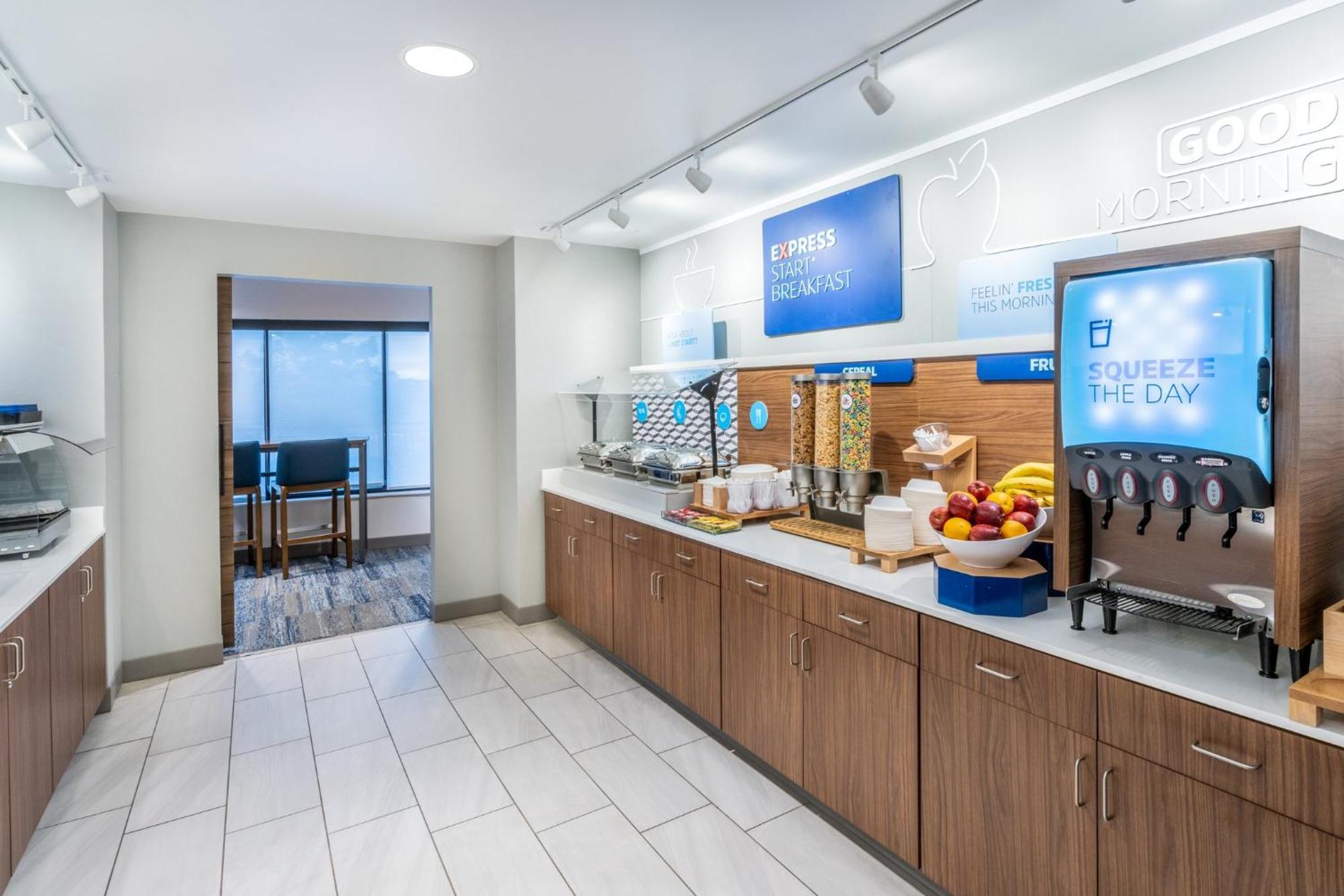 Holiday Inn Express - Colorado Springs - First & Main By Ihg Buitenkant foto